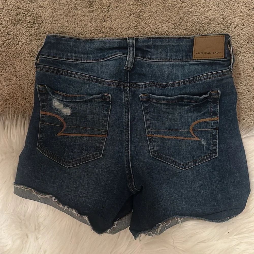 ✨AE 🦅 Distressed Shorts✨ - Picture 3 of 4